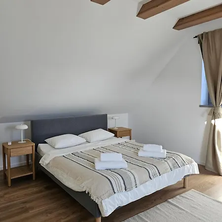 Hopoka Apartment Szentbekkalla